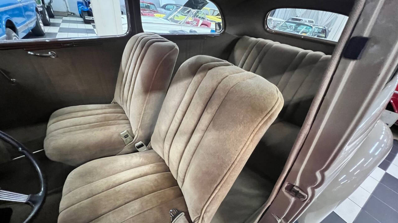 1936 Ford Custom 67