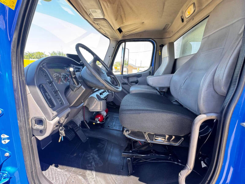 2017 Freightliner M2 106