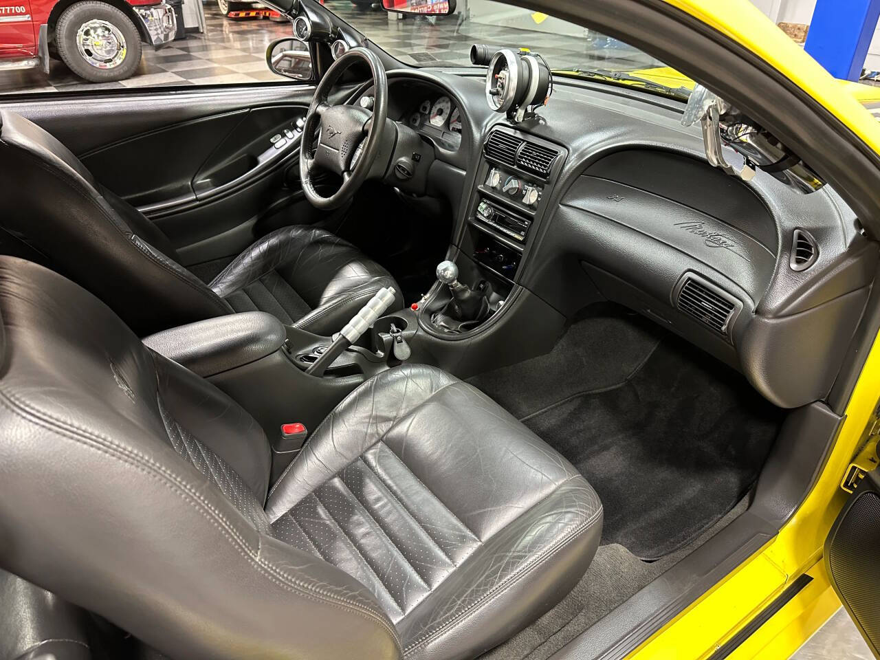 2000 Ford Mustang 46