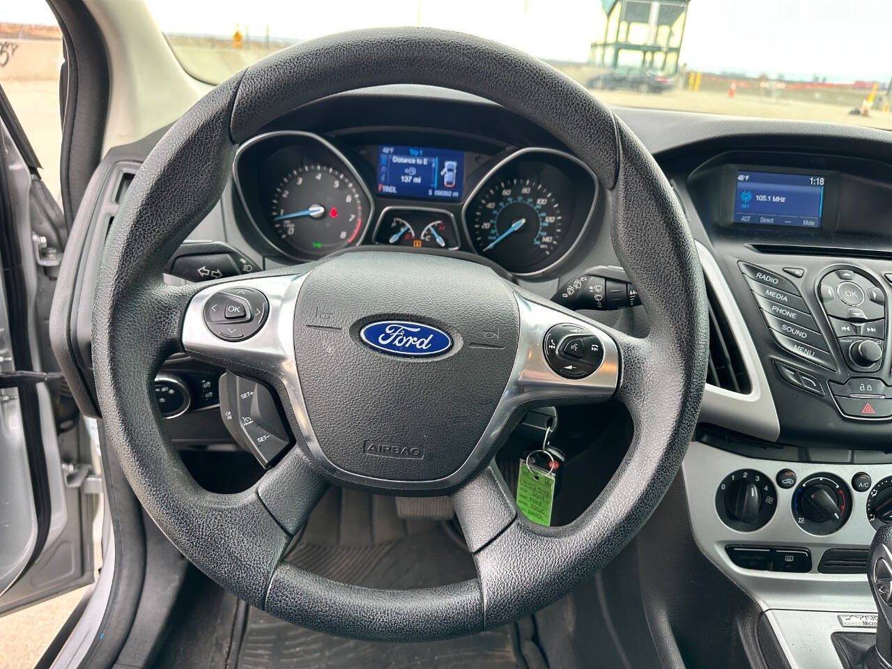 2014 Ford Focus SE photo 23