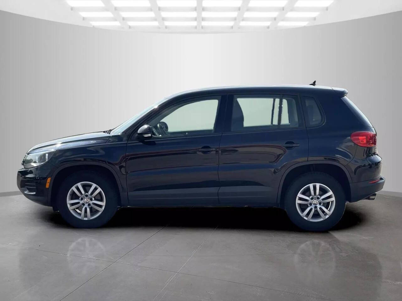 2014 Volkswagen Tiguan for sale at Used Cars Toledo in Oregon, OH