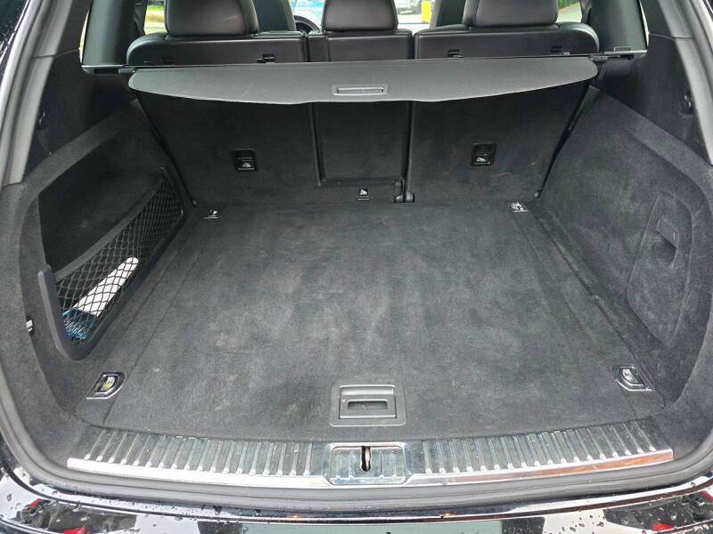 2017 Porsche Cayenne Platinum Edition