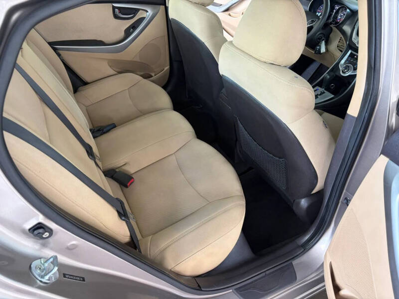 2012 Hyundai Elantra