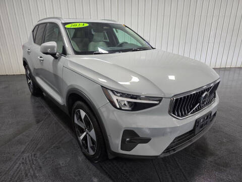 2024 Volvo XC40 B5 Plus Bright Theme