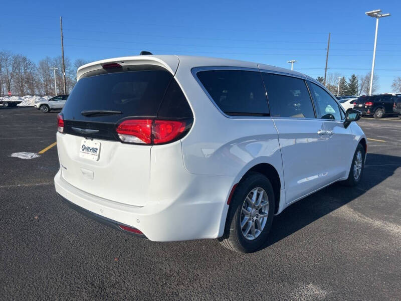 2026 Chrysler Voyager LX