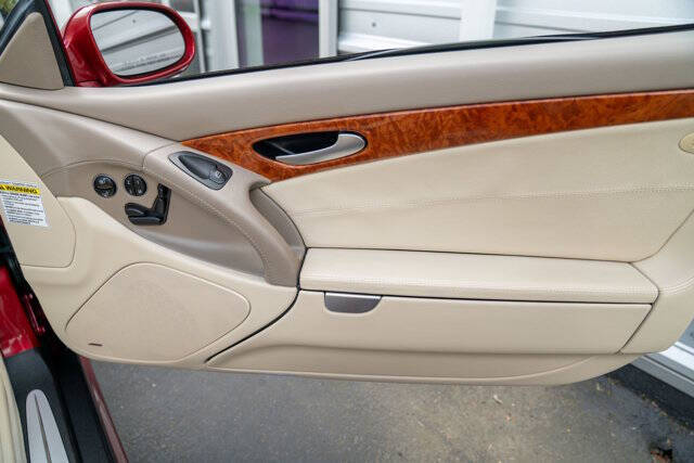 2003 Mercedes-Benz SL-Class 32
