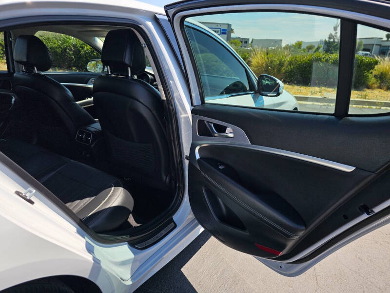 2019 Genesis G70