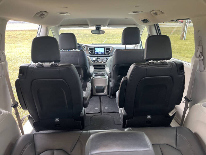 2017 Chrysler Pacifica Touring-L