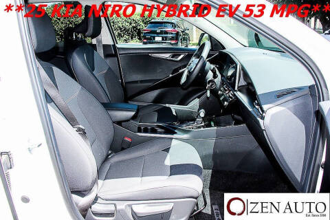 2025 Kia Niro LX