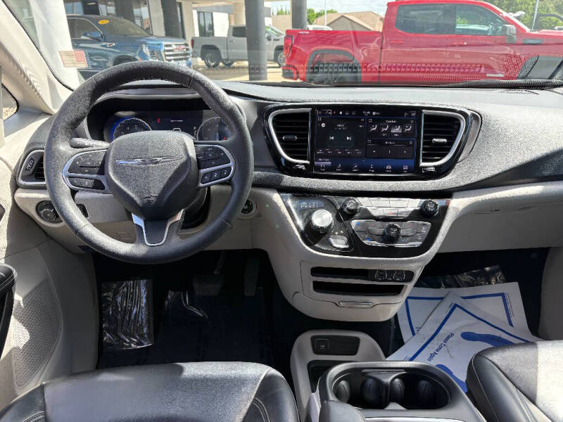 2023 Chrysler Pacifica Touring L