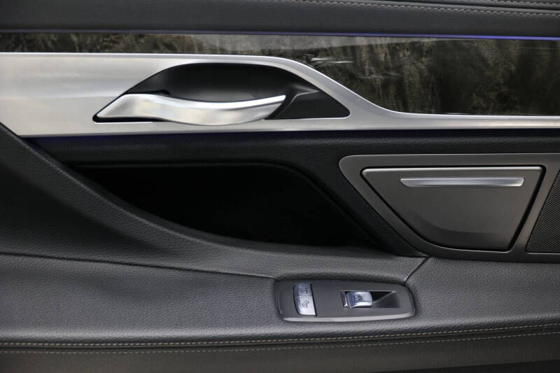 2021 BMW 7 Series 740i