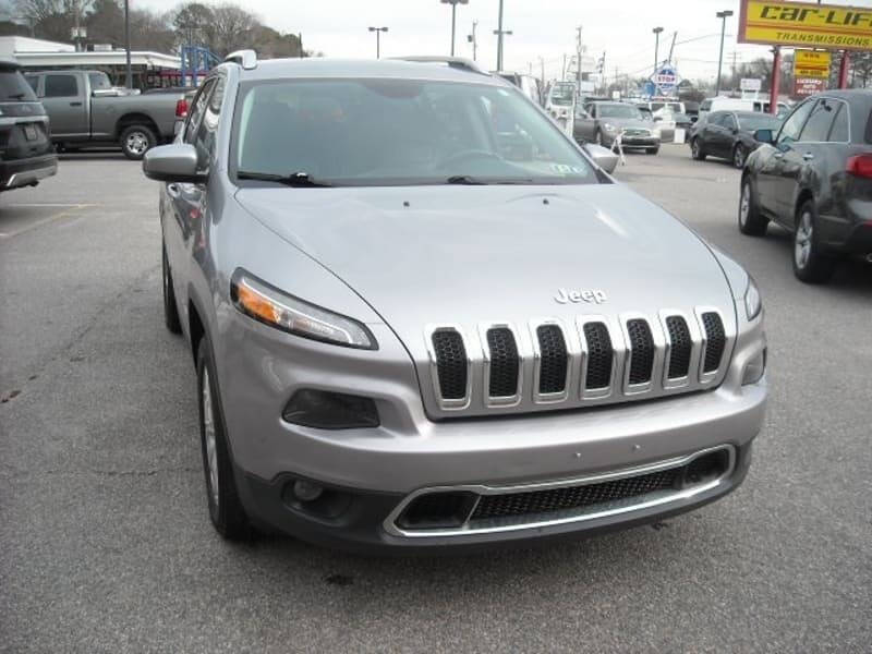 2015 Jeep Cherokee for sale at Luxury Auto Sales, Inc in Norfolk, VA