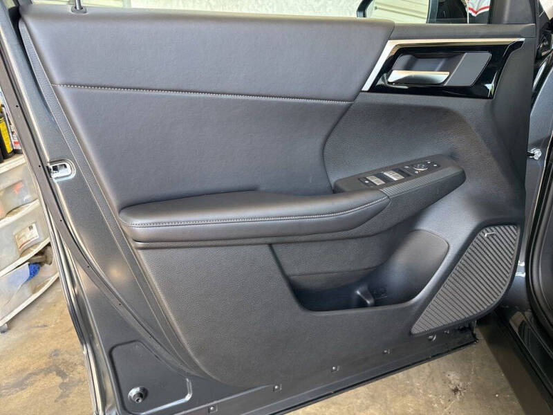 2026 Mitsubishi Outlander LE