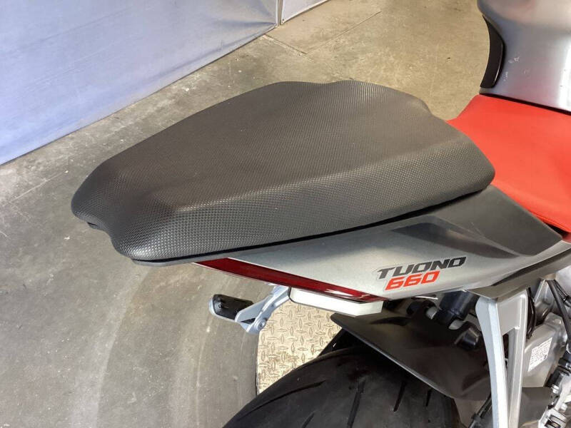 2022 Aprilia Tuono 660