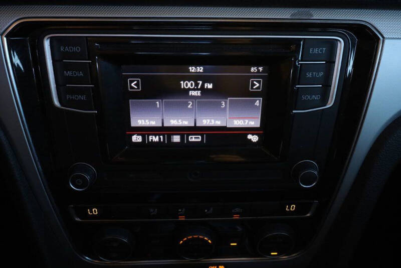 2017 Volkswagen Passat 1.8T S