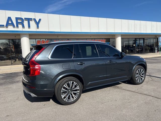 2021 Volvo XC90 T6 Momentum 7-Passenger