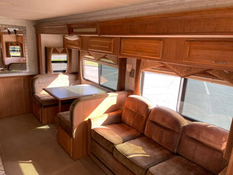2007 Freightliner XCS Chassis