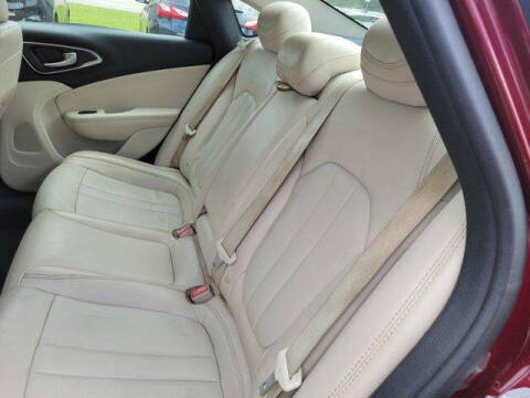 2017 Chrysler 200 Limited Platinum