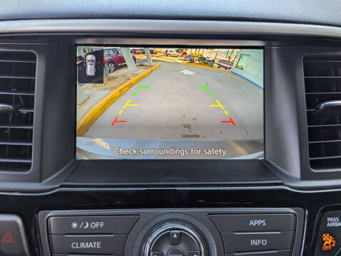 2020 Nissan Pathfinder SV