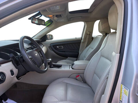 2011 Ford Taurus SEL