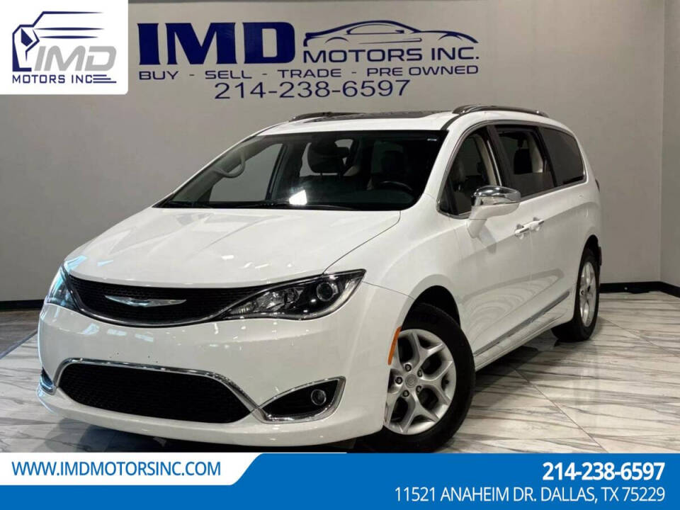 2020 Chrysler Pacifica for sale at IMD MOTORS, INC in Dallas, TX