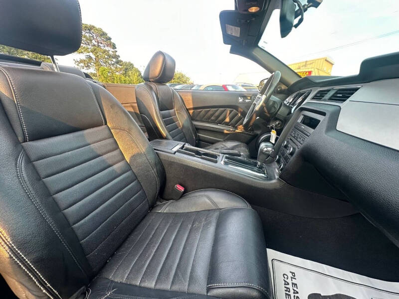 2010 Ford Mustang V6