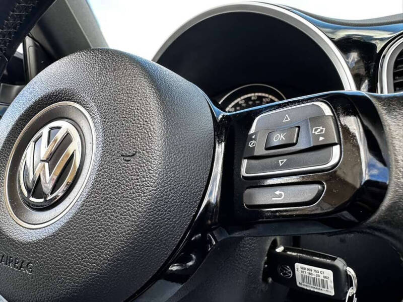 2014 Volkswagen Beetle Convertible 2.5L