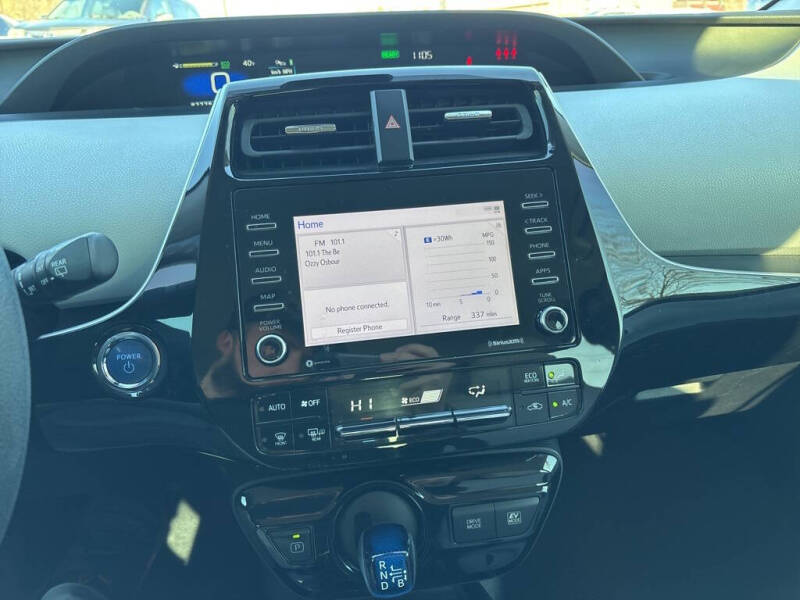 2021 Toyota Prius LE