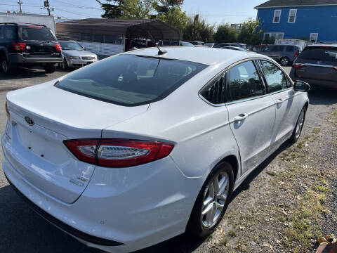2016 Ford Fusion SE