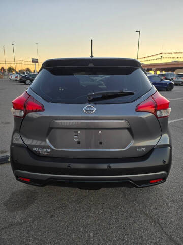 2020 Nissan Kicks SR