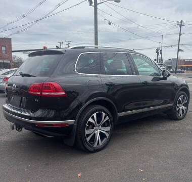 2017 Volkswagen Touareg V6 Wolfsburg