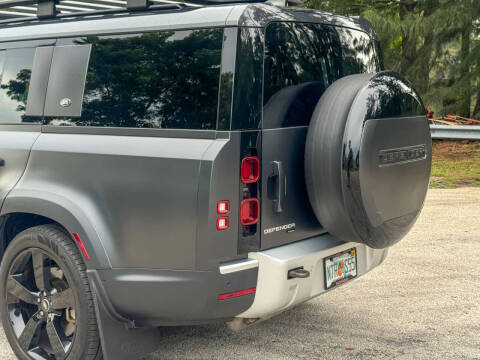 2023 Land Rover Defender 130 SE