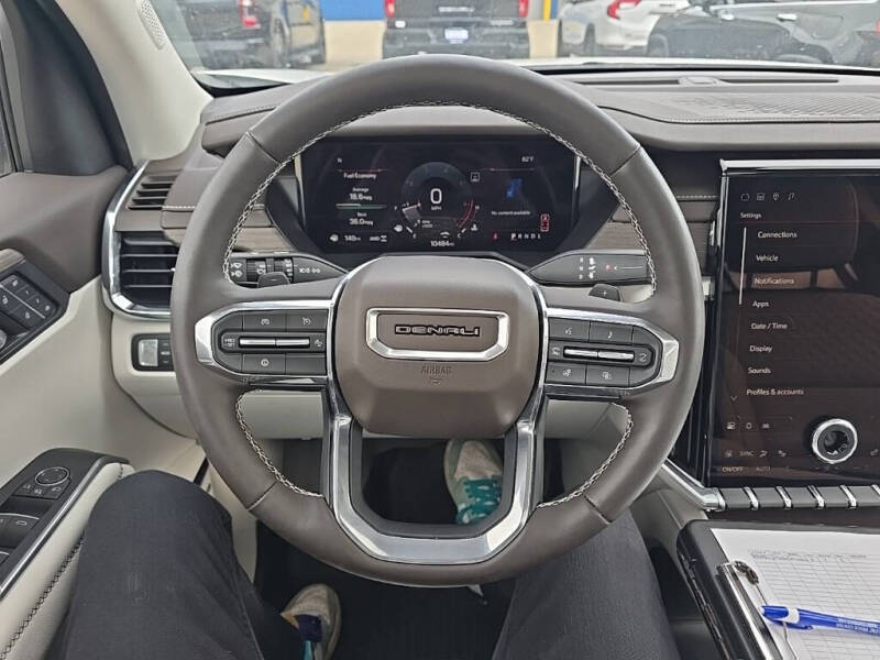 2024 GMC Acadia Denali