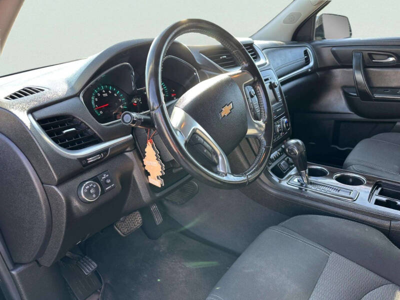 2017 Chevrolet Traverse LT