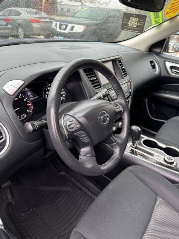 2018 Nissan Pathfinder S