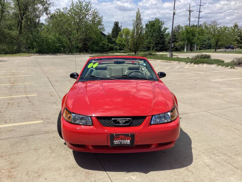 2004 Ford Mustang Deluxe