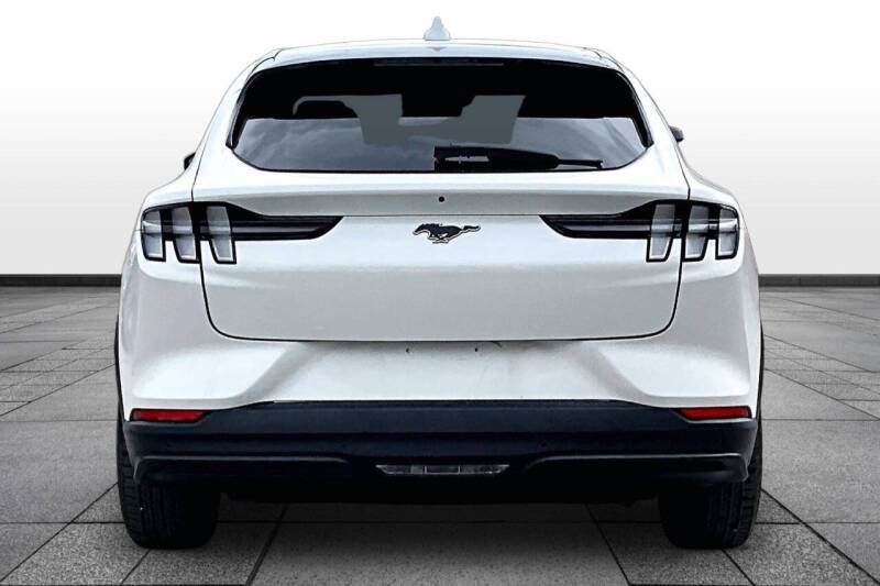2022 Ford Mustang Mach-E Select