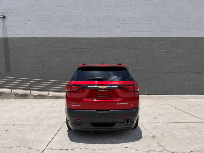 2022 Chevrolet Traverse LT Cloth