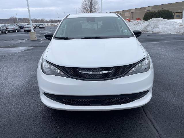 2024 Chrysler Voyager LX