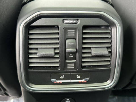 2025 Porsche Macan T