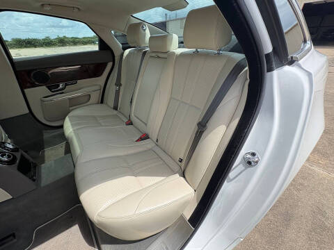 2012 Jaguar XJ