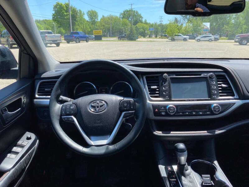 2016 Toyota Highlander Limited Platinum