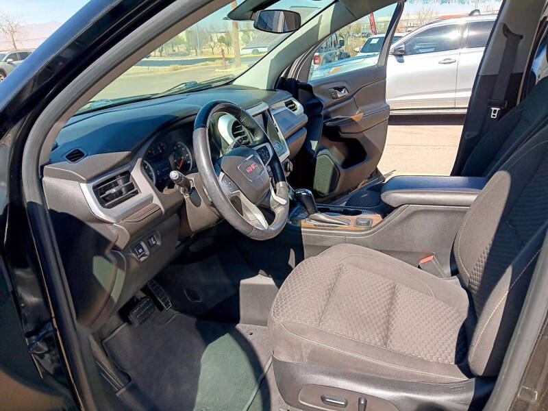 2017 GMC Acadia SLE-2