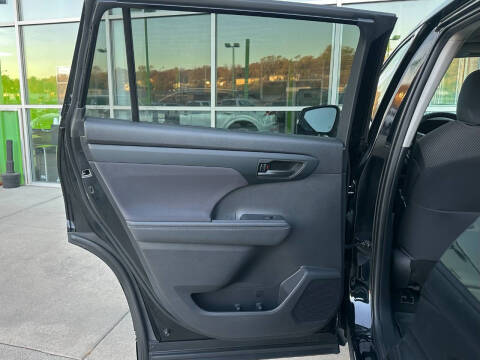 2020 Toyota Highlander LE