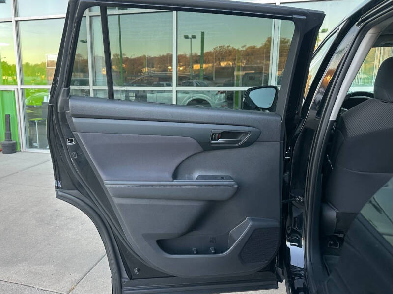 2020 Toyota Highlander LE