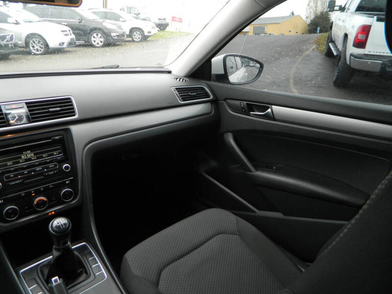 2012 Volkswagen Passat S PZEV