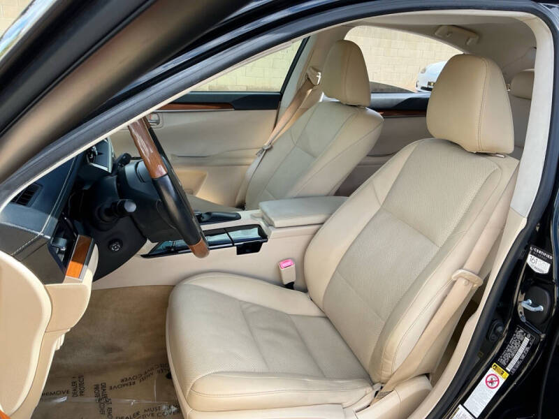 2014 Lexus ES 300h
