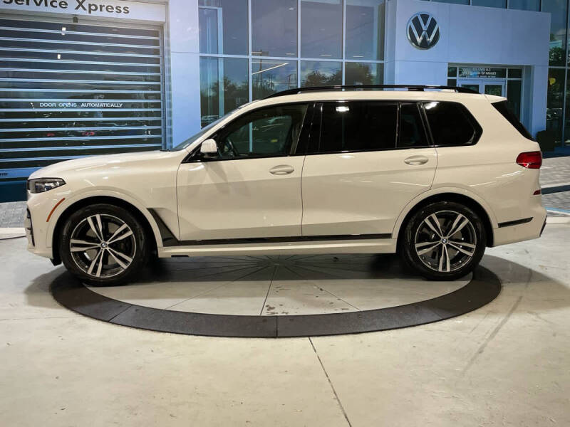 2021 BMW X7 M50i