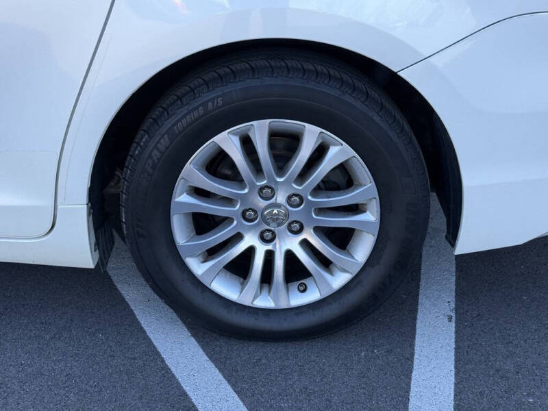 2015 Toyota Sienna XLE Premium 8-Passenger