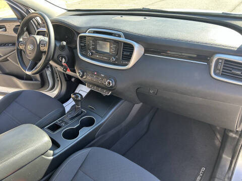 2016 Kia Sorento LX